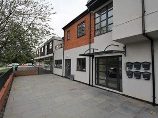 2 Bedrooms Maisonette for sale in Raven Square, Alton, Hampshire GU34