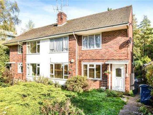 2 Bedrooms Maisonette for sale in Woodside Close, Chalfont St. Peter, Gerrards Cross SL9