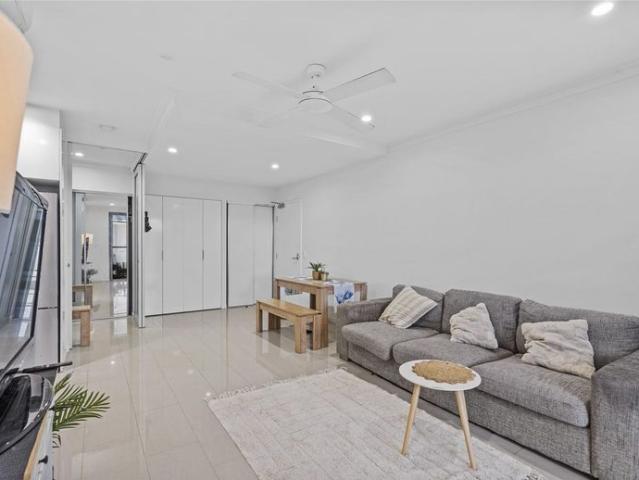 2 bedrooms + one Multi functional room with Top Floor VIEW
