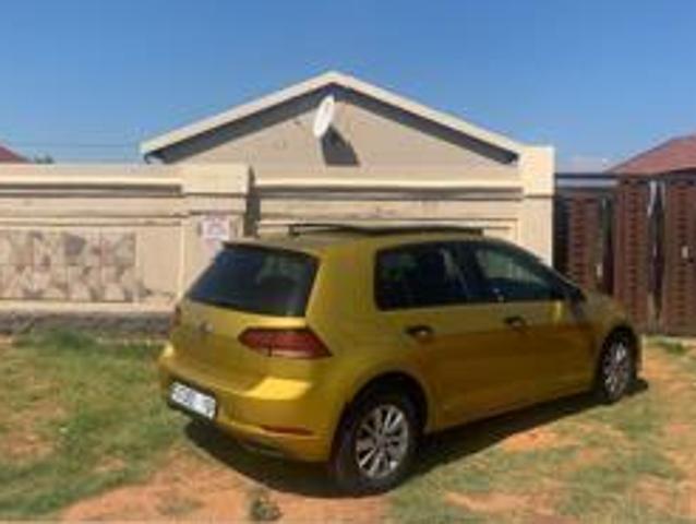 2 bedrooms alone standing house on t.