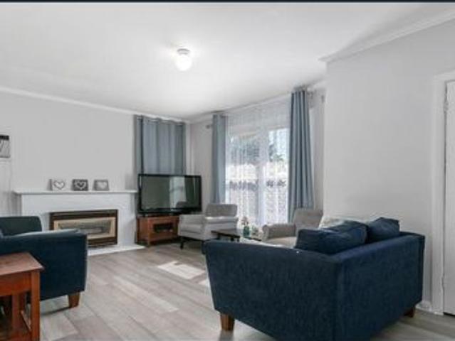 2 Bedrooms and Bungalow