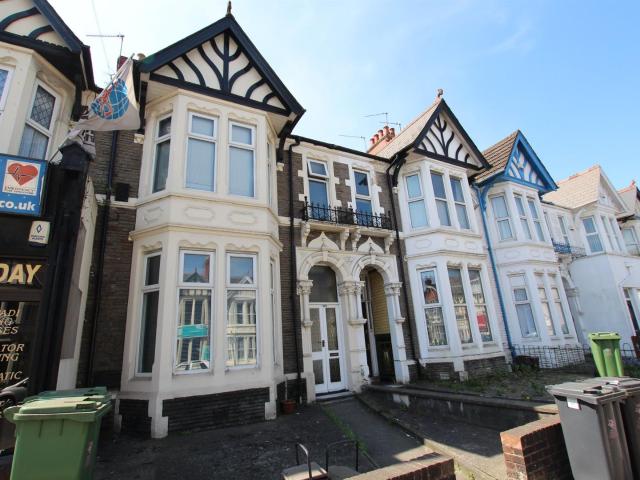 2 Bedrooms Apartment To Let