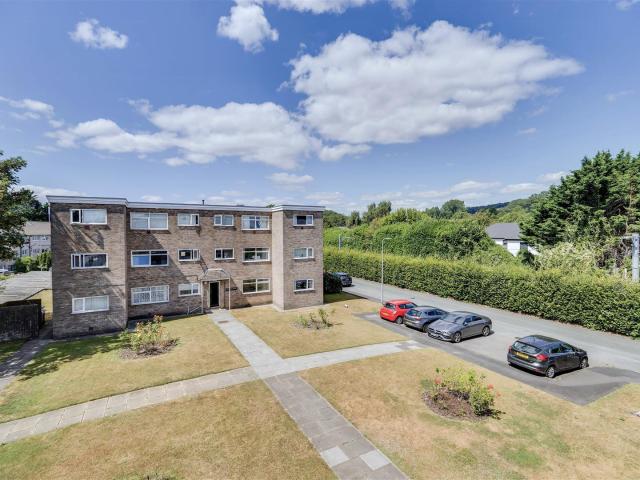 2 Bedrooms Apartment To Let