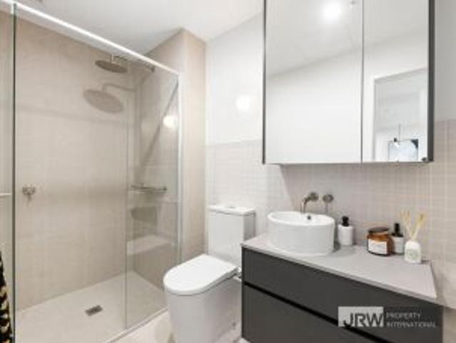 2 bedrooms apartment with CBD view and great location!