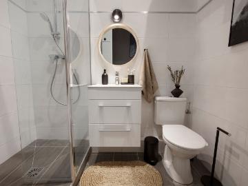 2 bedrooms apartment in Jardin des Plantes, Paris Amsterdam Apartments for Rent