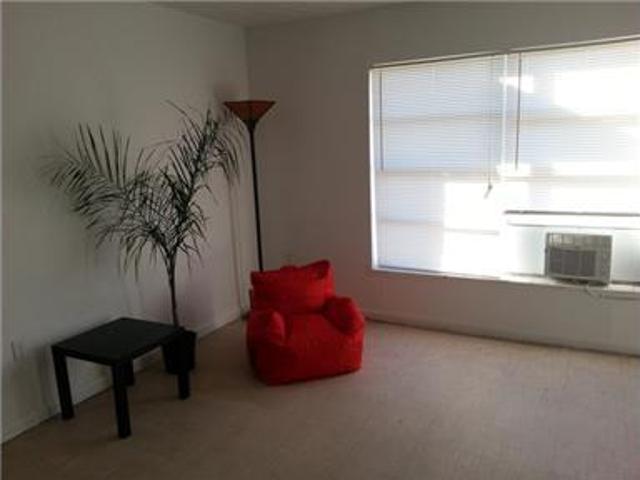 2 bedrooms Apartment in Quiet Building Starke. $550/mo