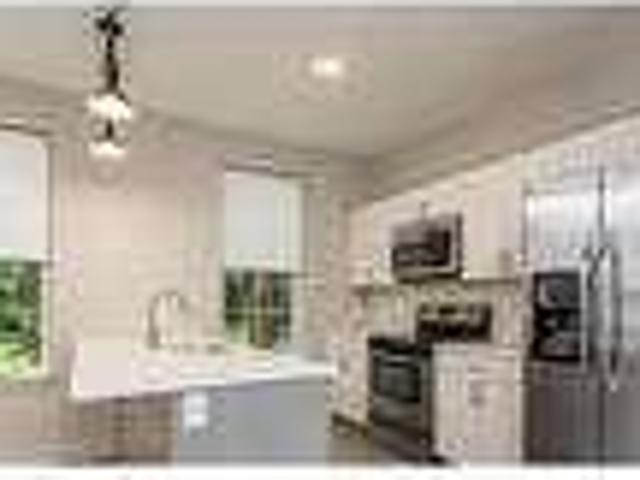 2 bedrooms Apartment Located in the trendy Neighborhood of the Arts