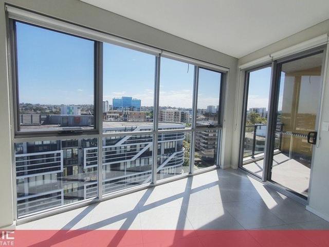 2 bedrooms apartment on Top floor Level 10 Building A