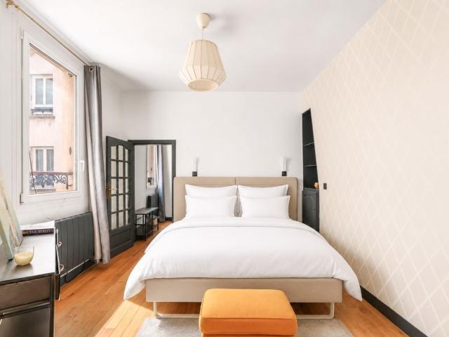 2 Bedrooms Apartment – Steps from the Élysée Palace, Paris 8th