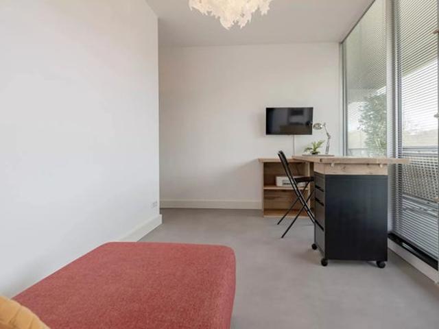 2 bedrooms Apartment Surface Area: 126m2 Furnished Available from: 2026 09 01