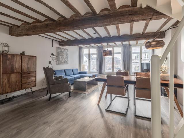 2 bedrooms Apartment Surface Area: 135m2 Furnished