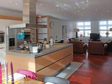 2 bedrooms Apartment Surface Area: 130m2 Furnished