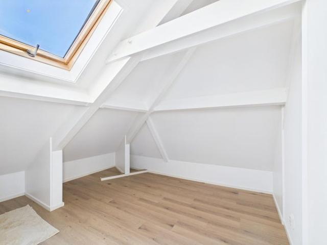 2 bedrooms Apartment Surface Area: 76m2 Unfurnished