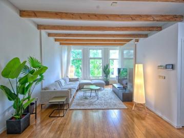 2 bedrooms Apartment Surface Area: 87m2 Furnished