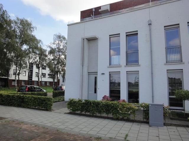 2 bedrooms Apartment Surface Area: 90m2 Furnished