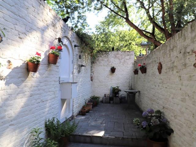 2 bedrooms Apartment Surface Area: 95m2 Furnished Available from: 2026 10 01