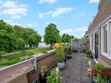 2 bedrooms Appartement Surface Area: 96m2