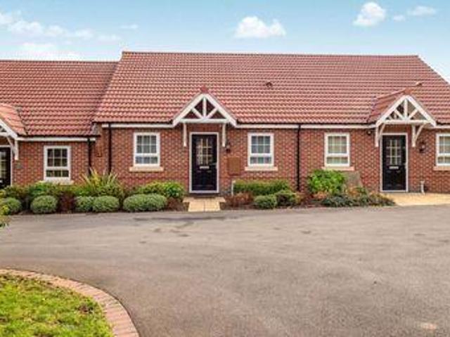 2 Bedrooms Bungalow for sale in Cossethay Drive, Nottingham NG8