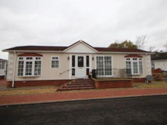 2 Bedrooms Bungalow for sale in Dunnikier Park, Kirkcaldy KY1