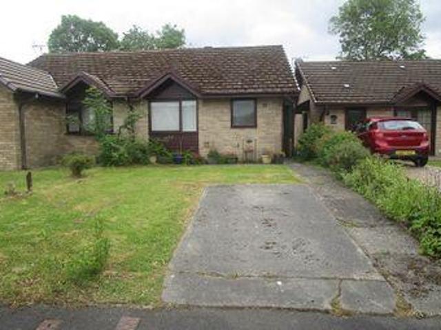 2 Bedrooms Bungalow for sale in Tawe Park, Ystradgynlais, Swansea, City And County Of Swansea. SA9
