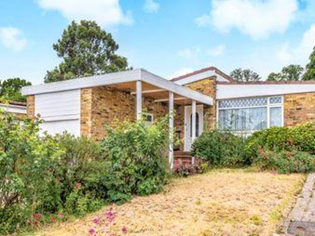 2 Bedrooms Bungalow for sale in Winston Close, Harrow, Middlesex HA3