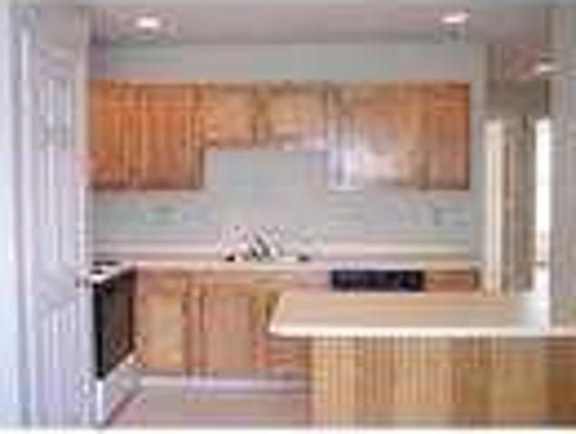 2 bedrooms come and see this one. Pet OK!