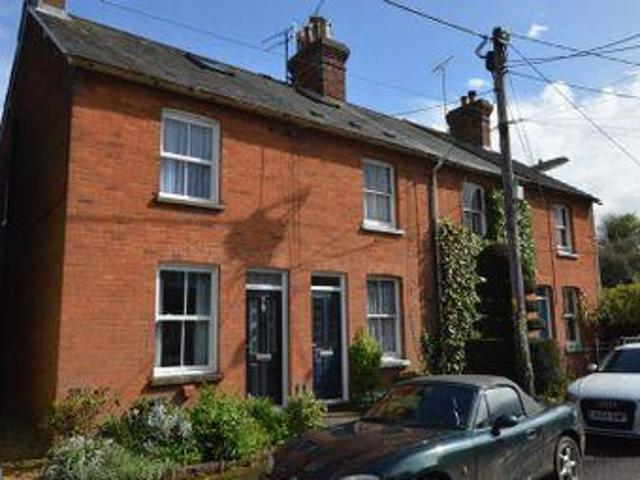 2 Bedrooms Cottage for sale in Upper Grove Road, Alton, Hampshire GU34