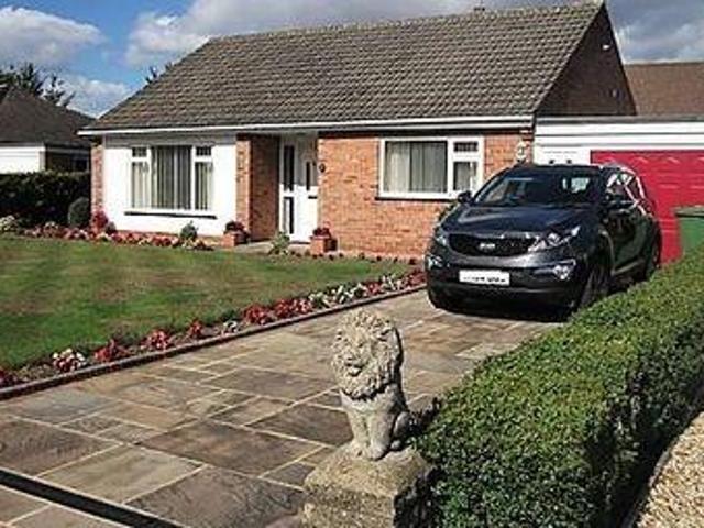2 Bedrooms Detached bungalow for sale in Almond Grove, Northallerton DL7