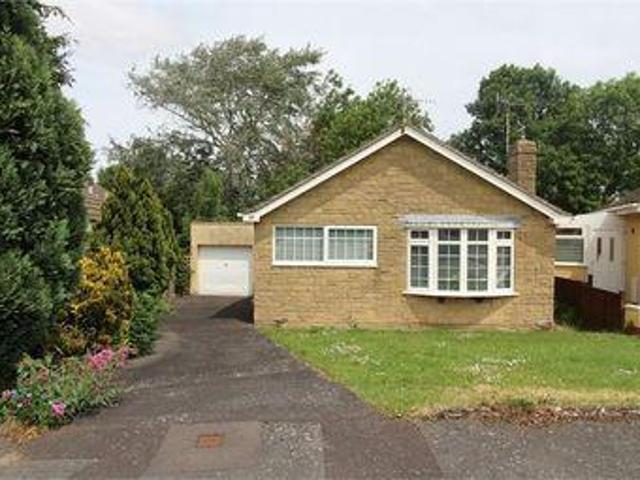 2 Bedrooms Detached bungalow for sale in Brockley Crescent, Bleadon, Weston Super Mare, North Somerset. BS24