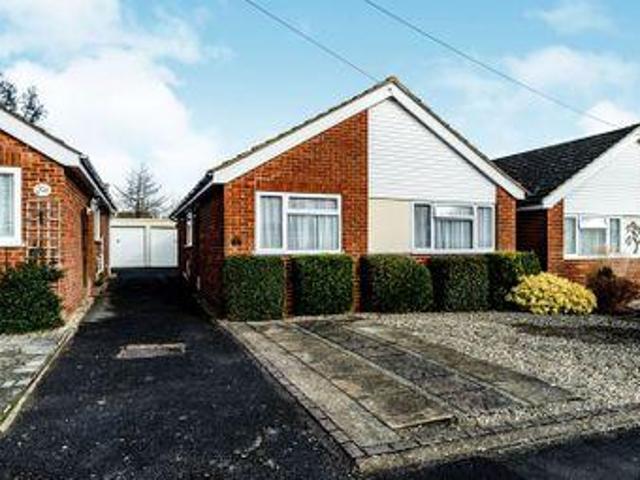 2 Bedrooms Detached bungalow for sale in Clare Road, Great Missenden HP16