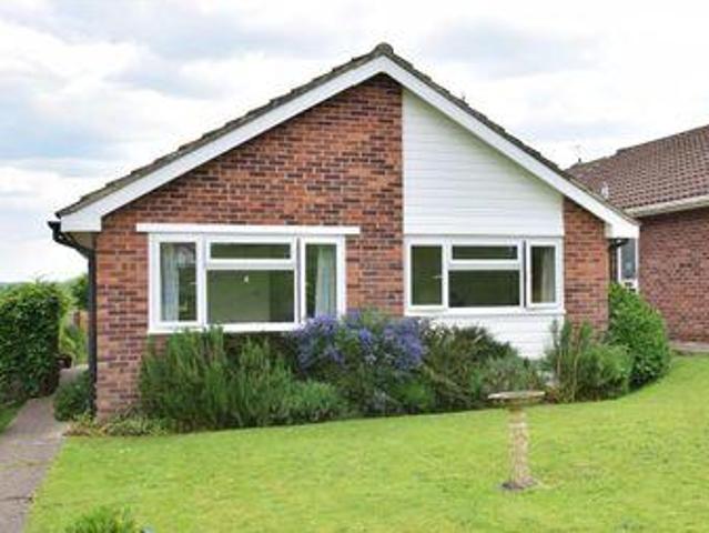2 Bedrooms Detached bungalow for sale in The Dene, Uckfield, East Sussex TN22
