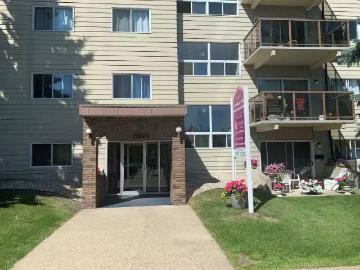 2 Bedrooms Edmonton Apartment For Rent Ramsay Heights Terw.