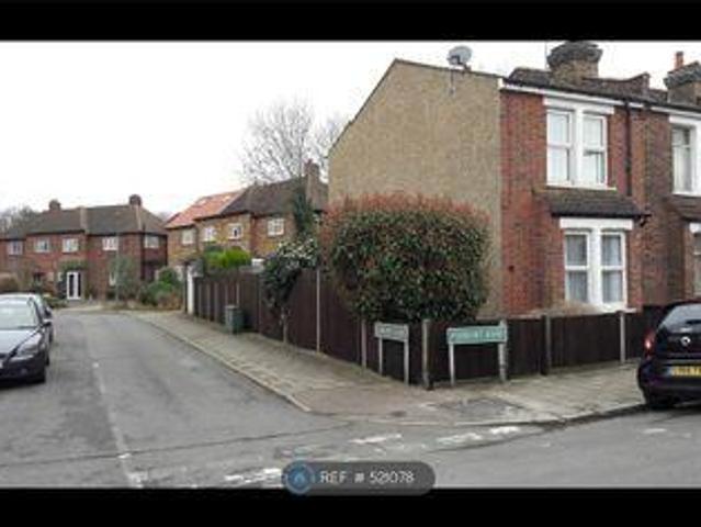 2 Bedrooms End terrace house for rent in Foxbury Road, Bromley BR1