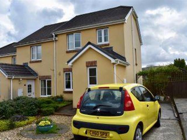 2 Bedrooms End terrace house for sale in Fforest Fach, Tycroes, Ammanford SA18
