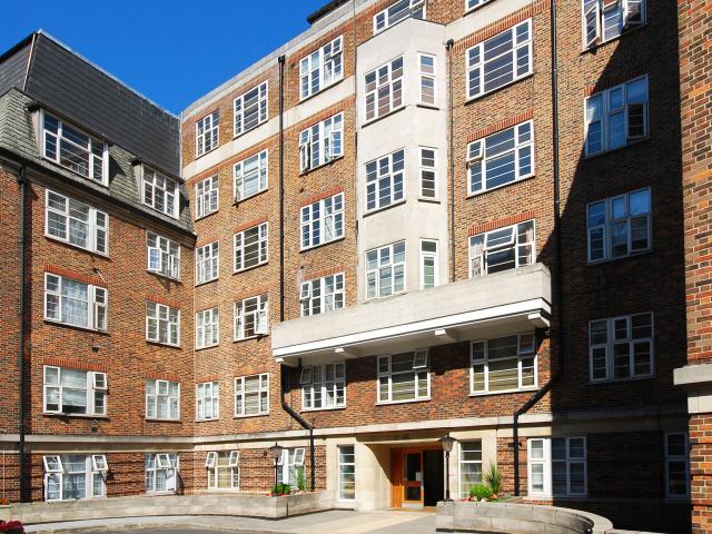 2 Bedrooms Flat for Rent in College Crescent | Foxtons