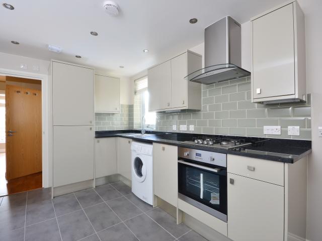 2 Bedrooms Flat for Rent in Choumert Road | Foxtons