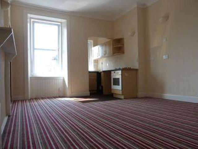 2 Bedrooms Flat for rent in Craigie Avenue, Ayr, Ayrshire KA8