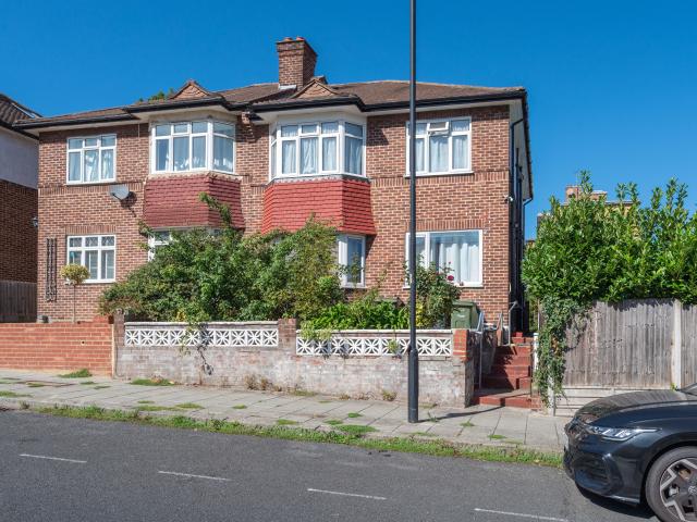 2 Bedrooms Flat for Rent in Abbots Park, Tulse Hill | Foxtons