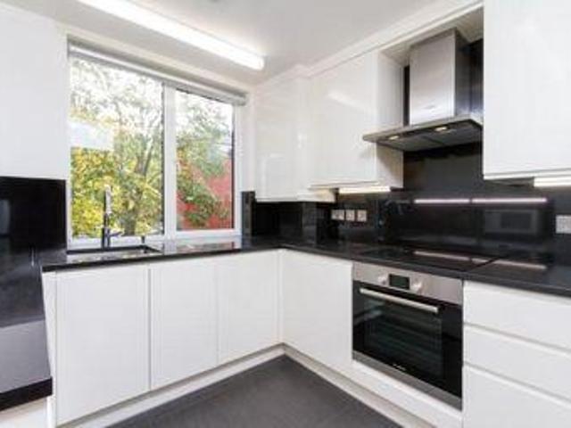 2 Bedrooms Flat for rent in Adamson Road, London NW3