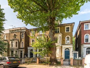 2 Bedrooms Flat for Rent in Aldridge Road Villas | Foxtons
