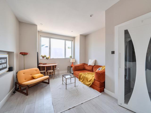 2 Bedrooms Flat for Rent in Archway Road | Foxtons