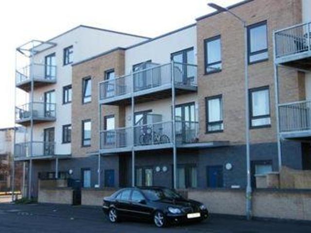 2 Bedrooms Flat for rent in Avontar Road, South Ockendon RM15