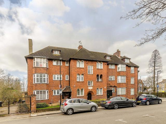 2 Bedrooms Flat for Rent in Aylmer Road | Foxtons