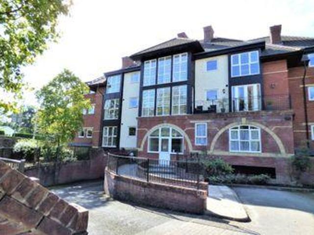 2 Bedrooms Flat for rent in Beardwood, Blackburn, Lancashire BB2