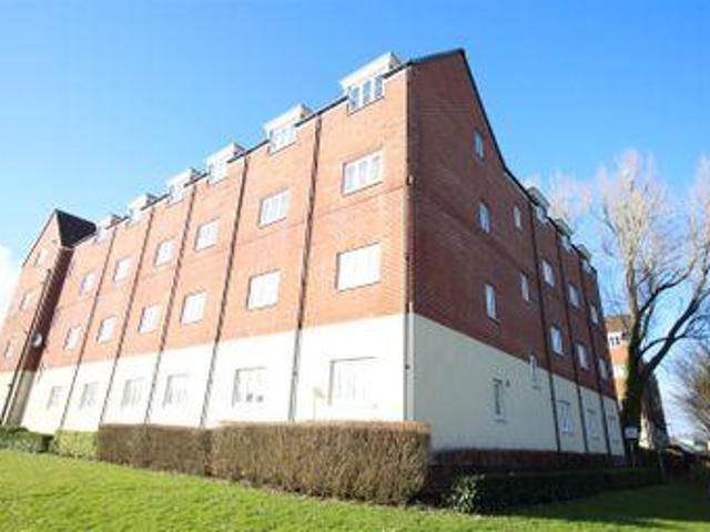 2 Bedrooms Flat for rent in Blaen Bran Close, Pontnewydd, Cwmbran NP44