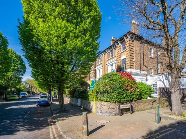 2 Bedrooms Flat for Rent in Brondesbury Road | Foxtons