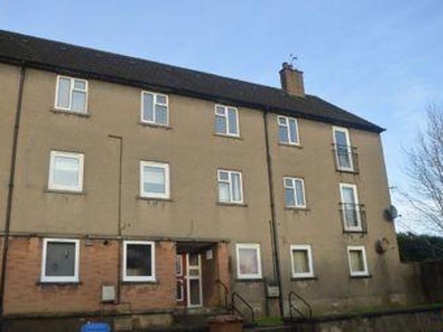 2 Bedrooms Flat for rent in Burnside Place, Kelty, Fife KY4
