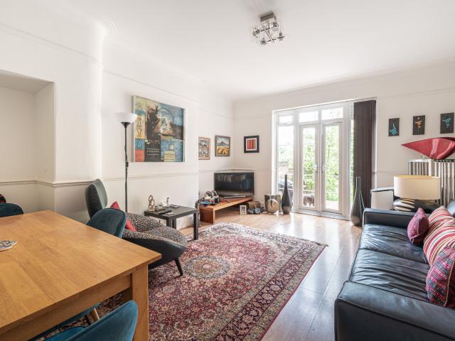 2 Bedrooms Flat for Rent in Fordwych Road | Foxtons
