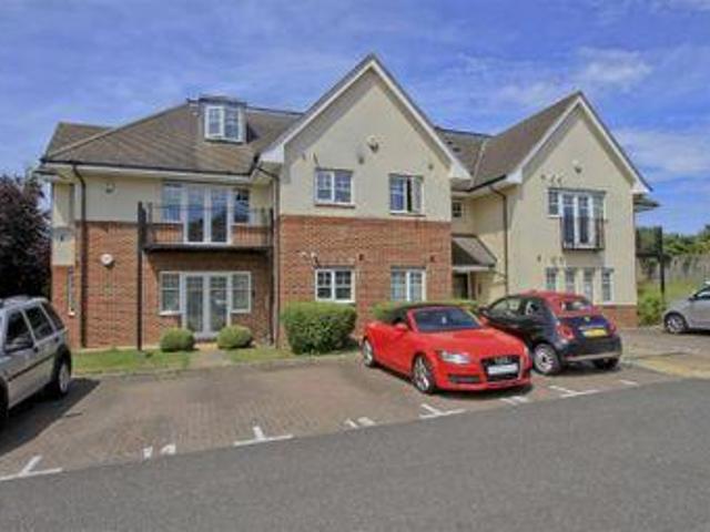 2 Bedrooms Flat for rent in Fairfield Road, Uxbridge UB8