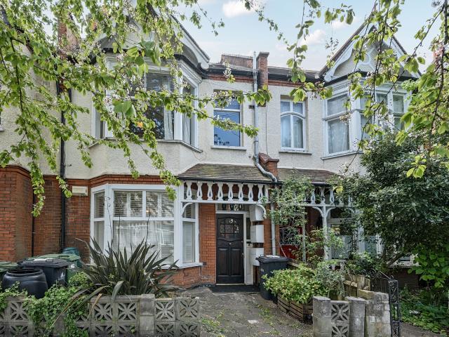 2 Bedrooms Flat for Rent in Fernwood Avenue | Foxtons